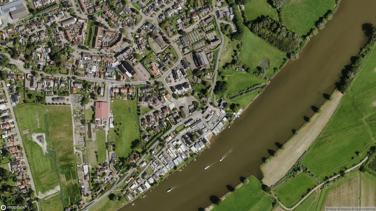 Satellietfoto 4261AD Wijk en Aalburg