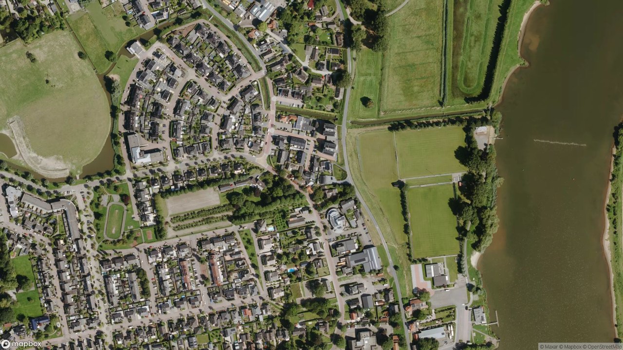 Satellietfoto 4261BE Wijk en Aalburg