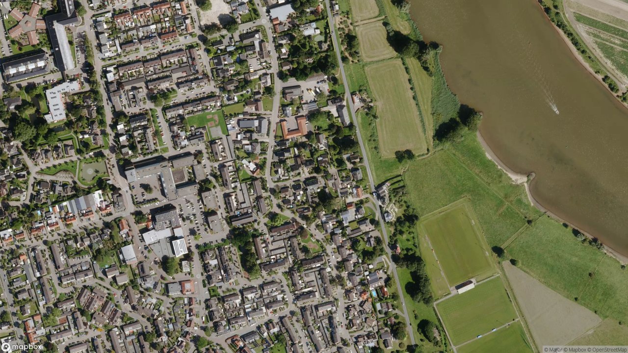 Satellietfoto 4261BG Wijk en Aalburg