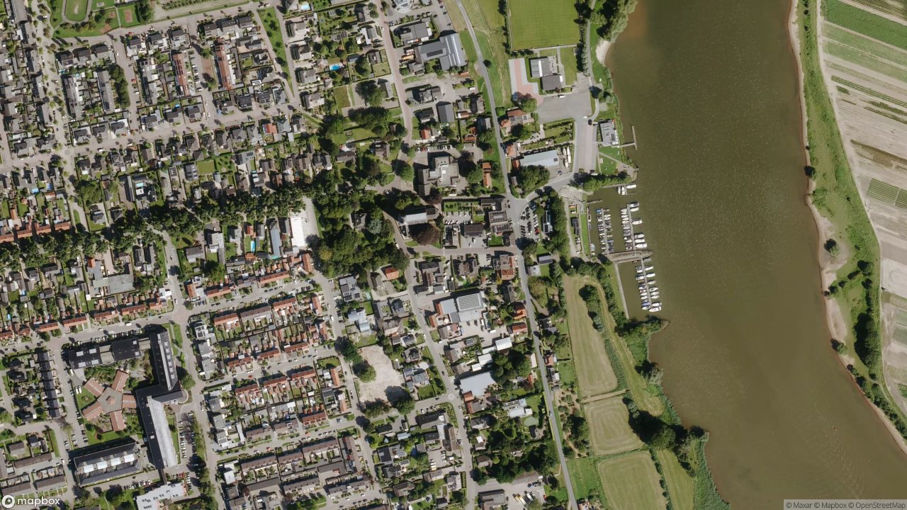 Satellietfoto 4261BH Wijk en Aalburg